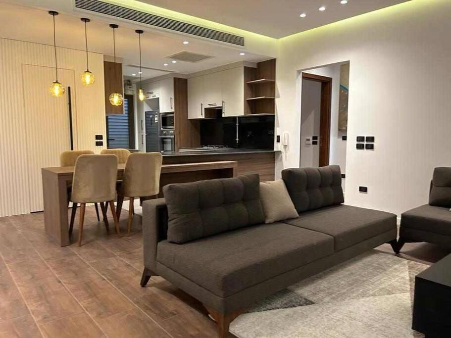 Un lugar para sentarse en Luxurious Lake View Flat