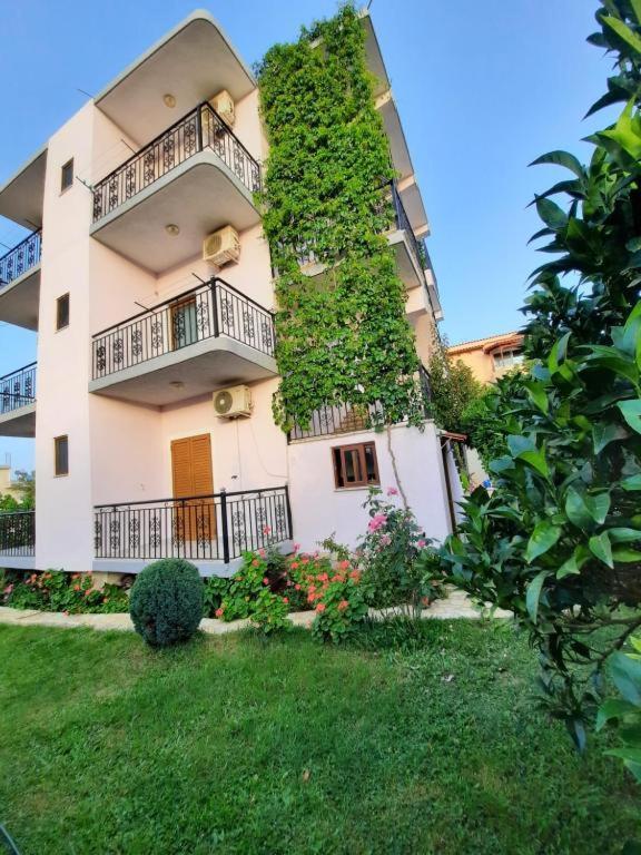 Zahrada ubytování Villa Festim Ksamil