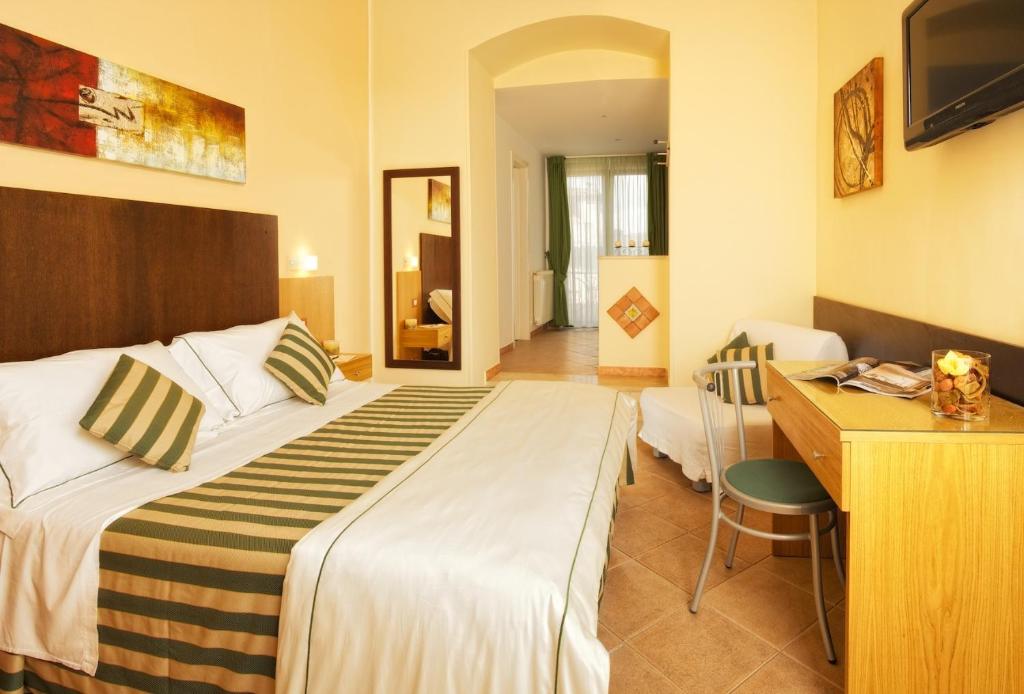 Hotel "La Pensione Svizzera" - 3