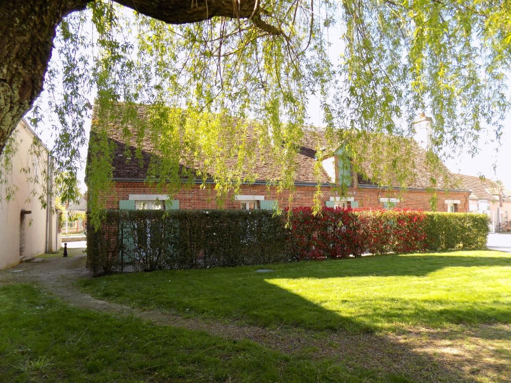 En hage utenfor Gîte Villemurlin, 3 pièces, 4 personnes - FR-1-590-100