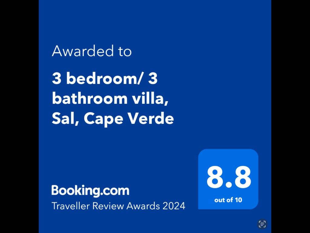Captura de pantalla de una pantalla de teléfono móvil con el texto actualizado al baño del dormitorio en 3 bedroom/ 3 bathroom villa, Sal, Cape Verde, en Santa Maria
