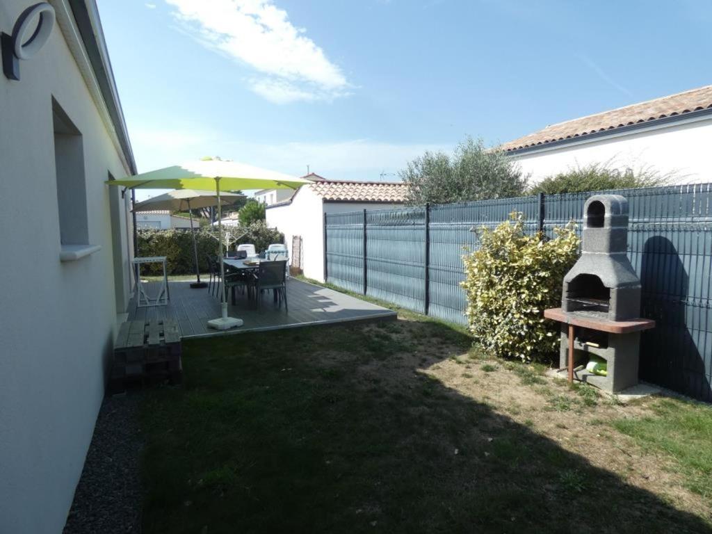 Vonkajšia záhrada v ubytovaní Maison 85m² à Notre-Dame-de-Monts, 7 pers, proche plage, 3 chambres, terrasse, activités nautiques - FR-1-540-150