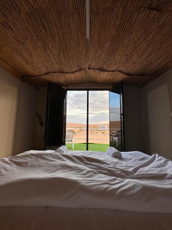 Postel nebo postele na pokoji v ubytování Royal desert camp