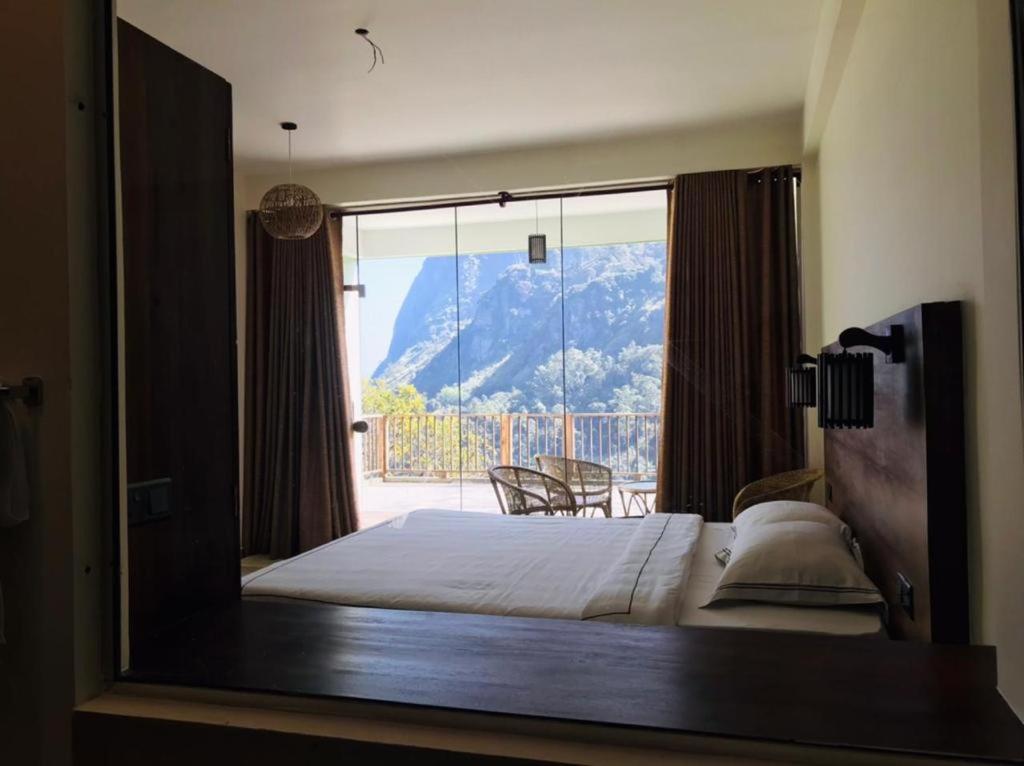 Nespecifikovaný výhled na hory nebo výhled na hory při pohledu z hotelu