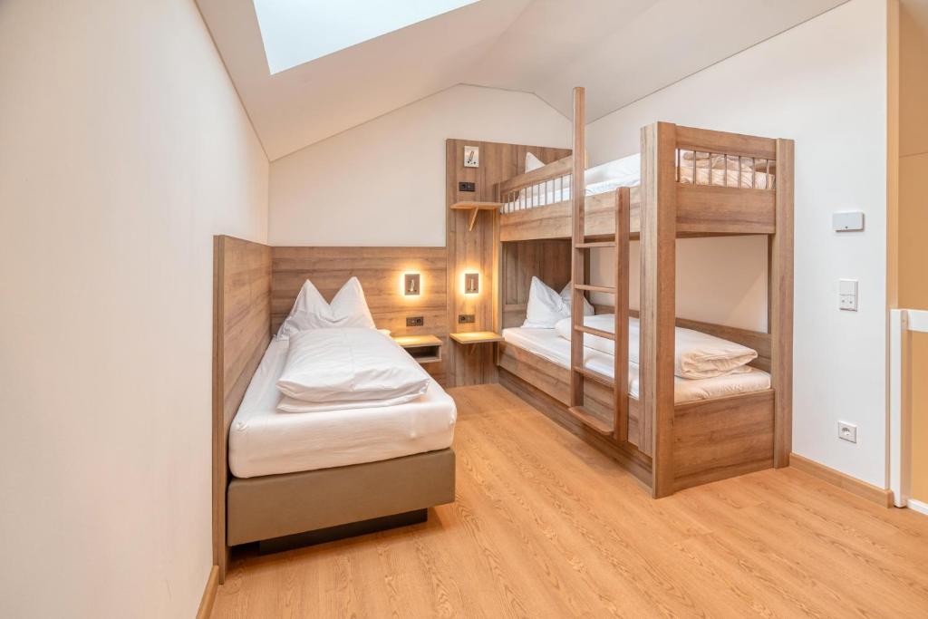 WESTSIDE Hotel - Resim 6