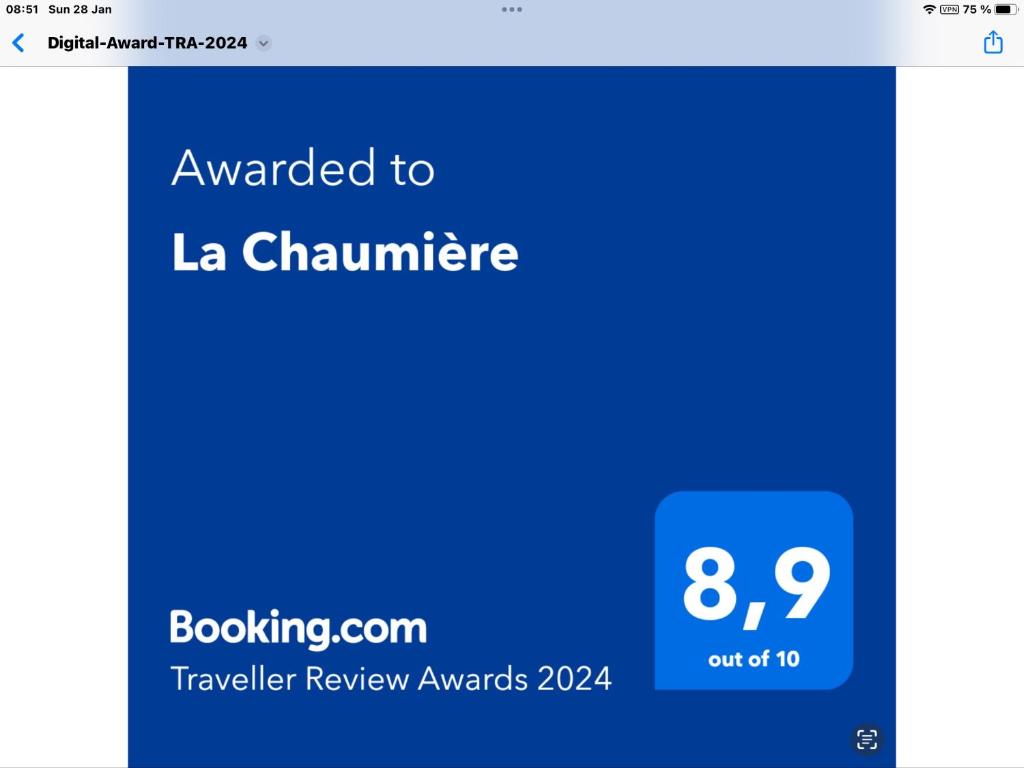a screenshot of a cell phone screen with a text overlay at La Chaumière in Montcabrier