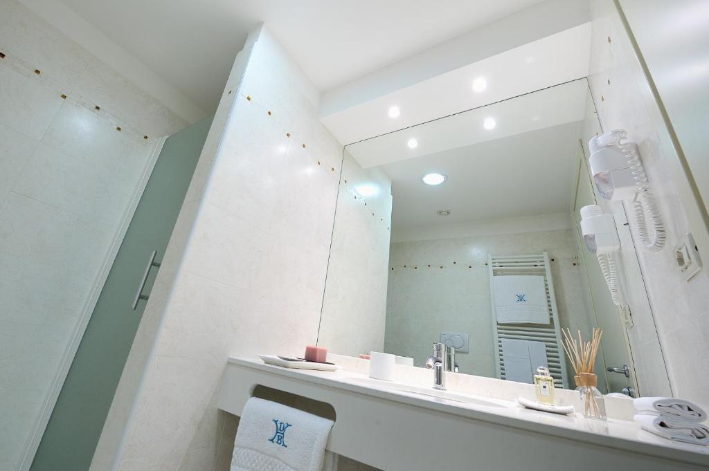 Łazienka w obiekcie Hotel Des Bains Terme