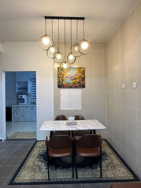 Fotografie z fotogalerie ubytování Amir Homestay v destinaci Yong Peng