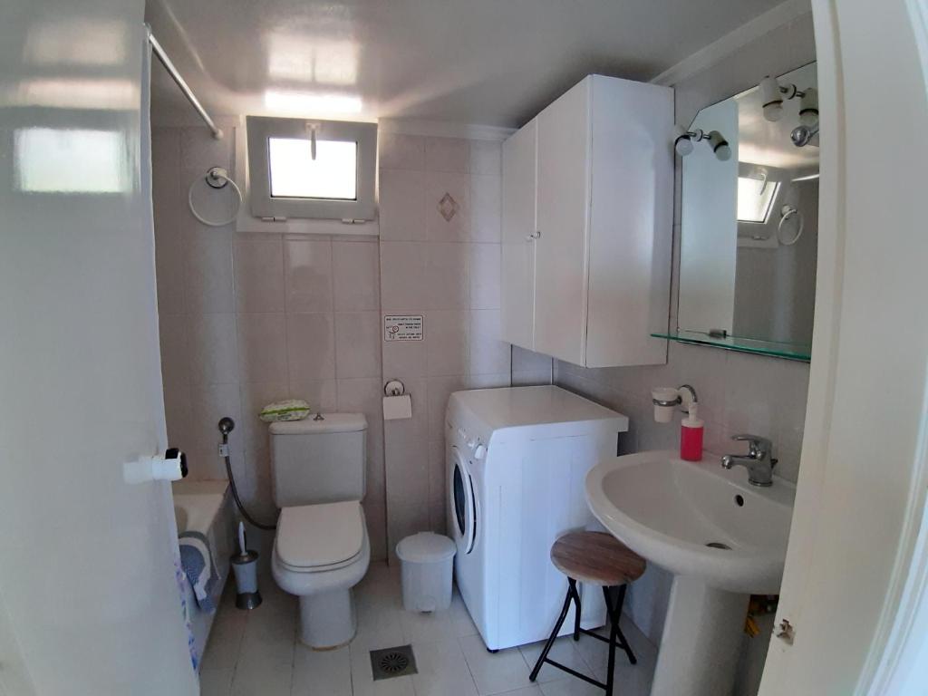 A bathroom at Korakias SeaView
