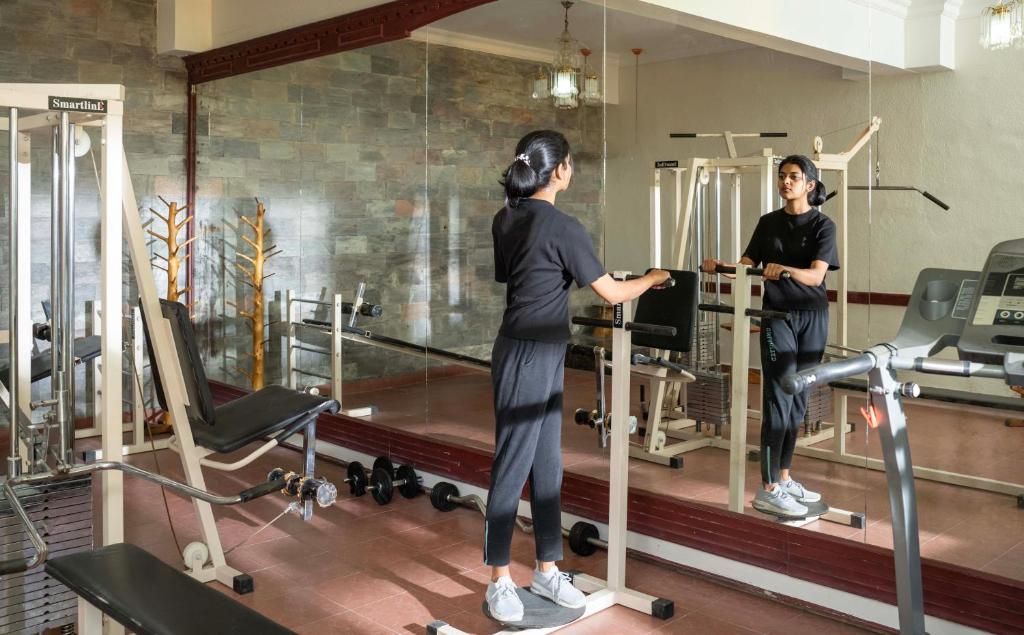 Fitness centrum a/nebo fitness zařízení v ubytování Fort Munnar