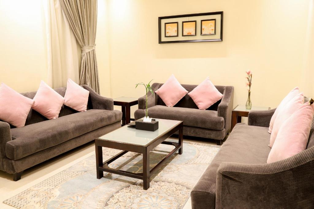 Istumisnurk majutusasutuses رمز الفخامة