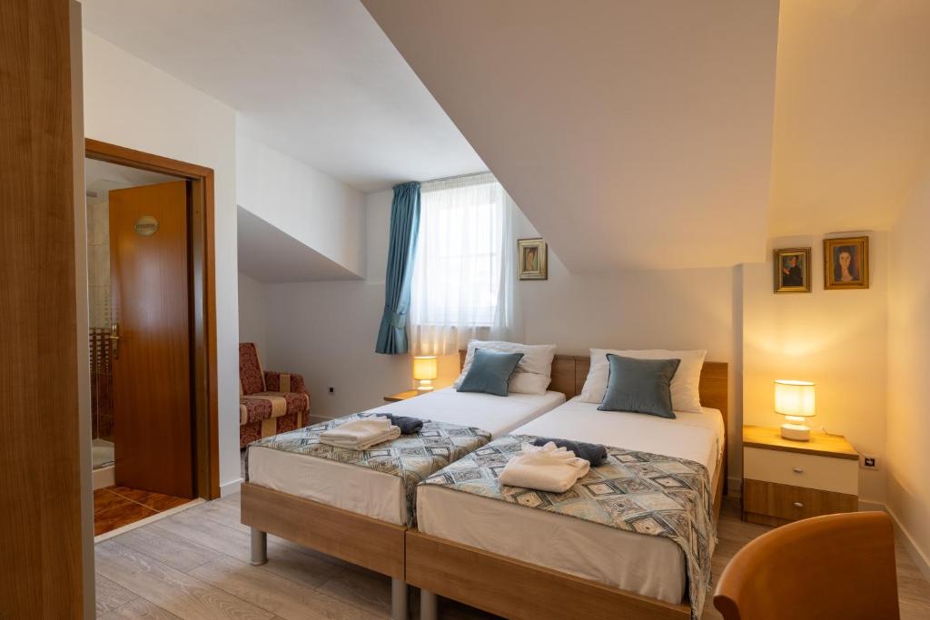 Villa Fontana - Deluxe Family Room