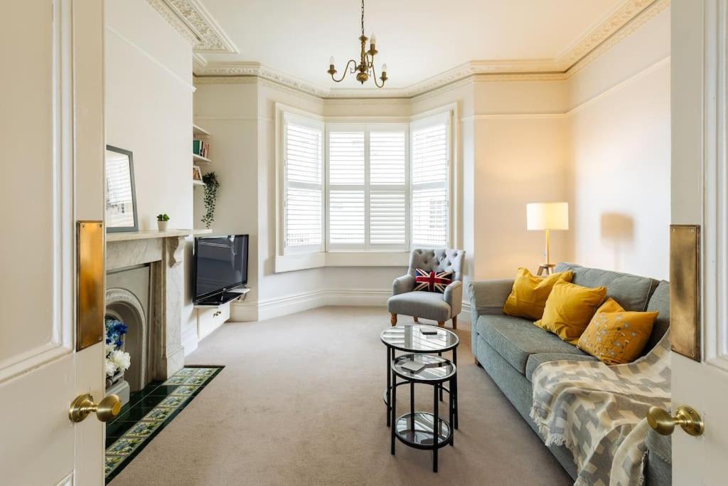 Stylish period maisonette flat in centre of Bath, Bath – Updated 2024 ...