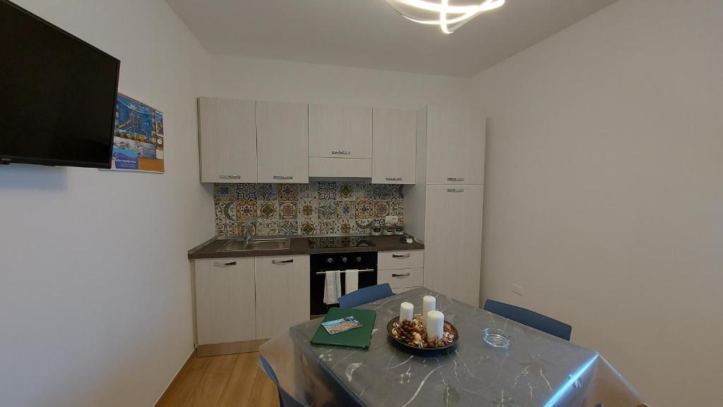Kuchyňa alebo kuchynka v ubytovaní Marina House
