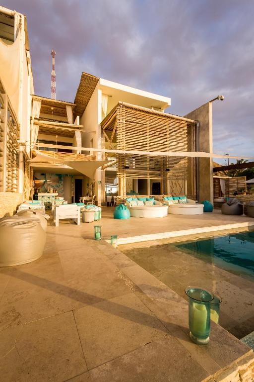 Bazén v ubytování DCO Suites Lounge & Spa nebo v jeho okolí