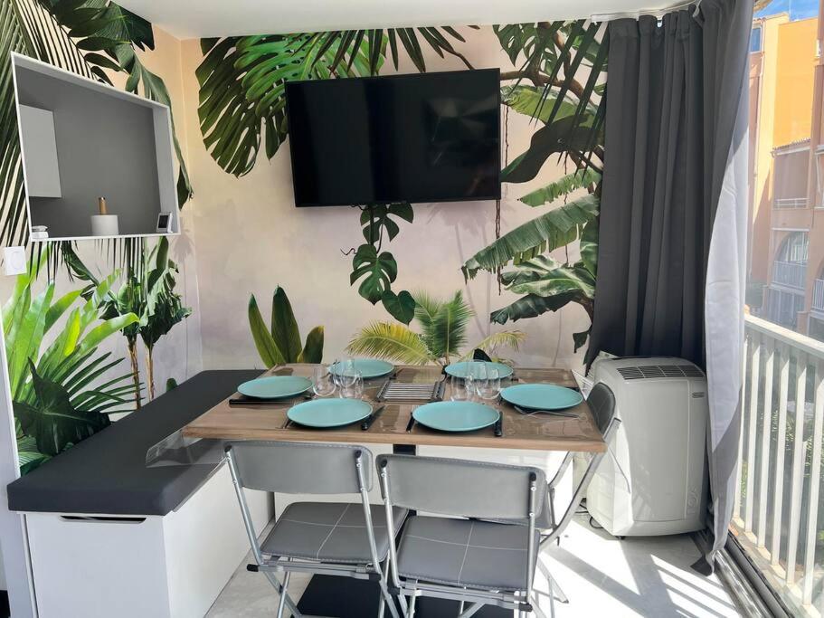 Photo de la galerie de l'établissement Cap d'AGDE T2 cabine 6 couchages, au Cap d'Agde