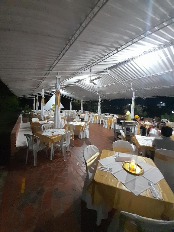 Restaurace v ubytování Hotel Campestre CENVATURS