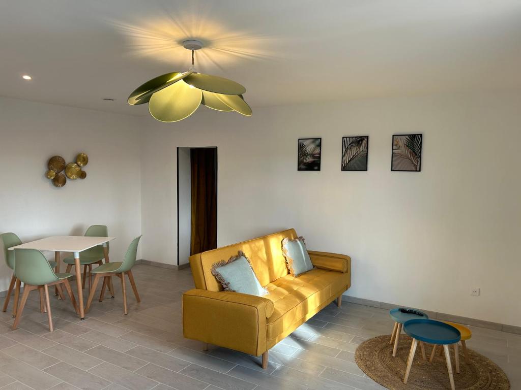 Ruang duduk di Appartement cosy