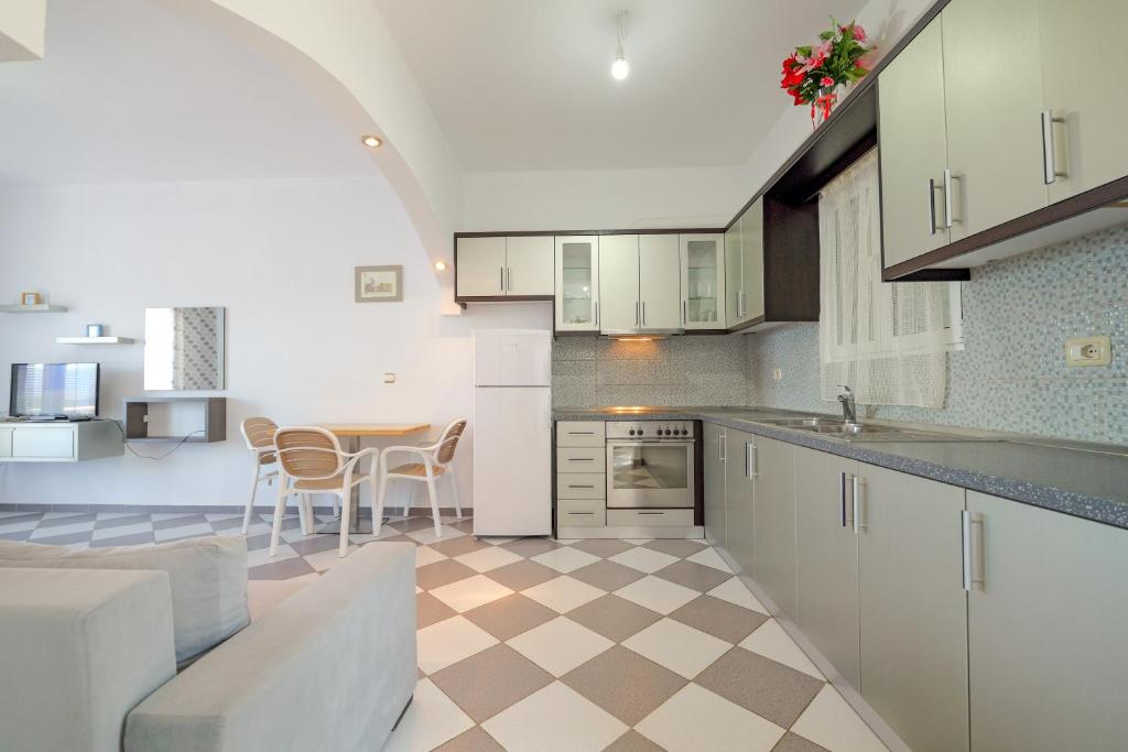 Seaview Apartaments - Image 3
