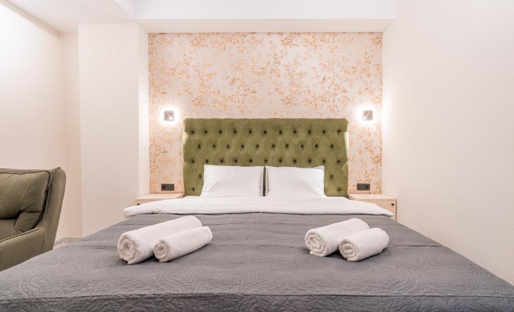 Postel nebo postele na pokoji v ubytování Luxury X By Umbrella