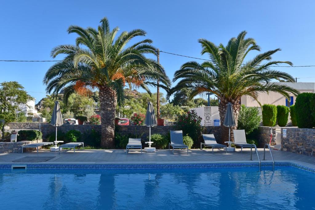 Бассейн в Emporios Bay Hotel Chios или поблизости