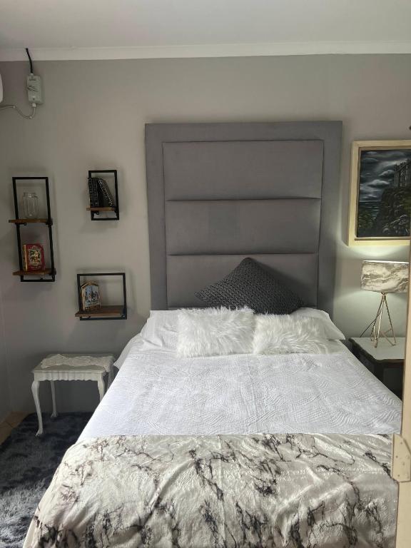 Elizabeth the 7th - Double Room With Pool View