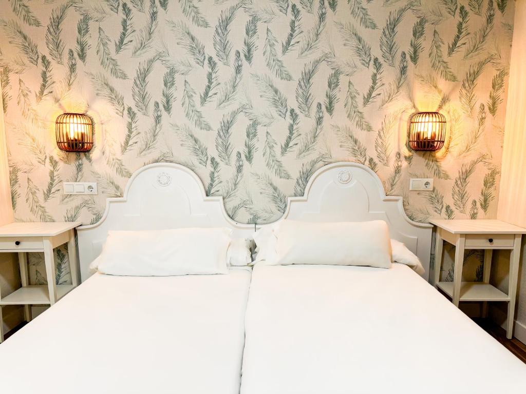 Hotel Plaza Mayor - Budget Twin Room