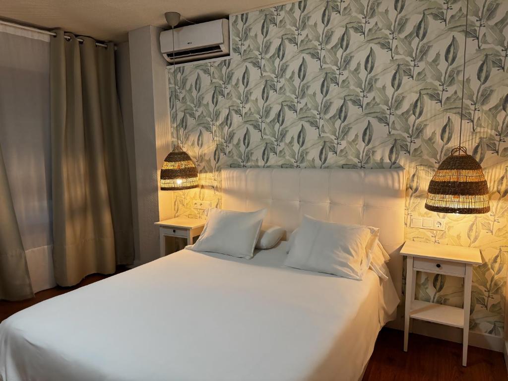 Hotel Plaza Mayor - Large Double Room