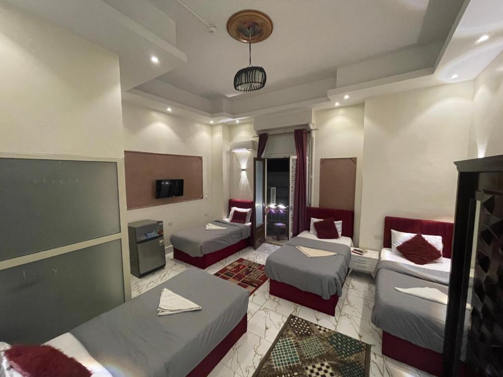 TV a/nebo společenská místnost v ubytování New One Hotel