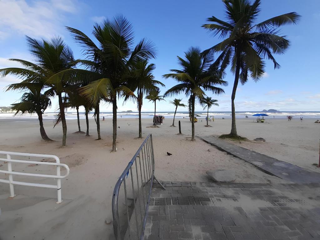 BIWA Condomínio cm Piscina, 1garagem, WI-FI 300 Mega, Central de vigilância remota , Centro do Guaru
