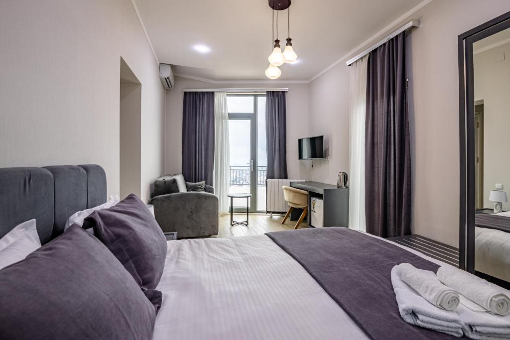 Postel nebo postele na pokoji v ubytování Hillside Inn