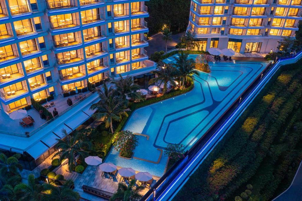 Bazén v ubytování Ascott Dadonghai Bay Sanya nebo v jeho okolí