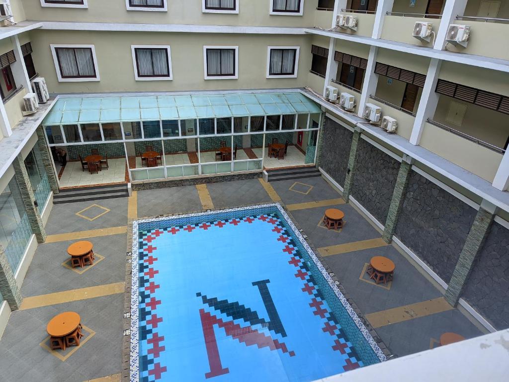 Bazén v ubytování Hotel Nalendra Plaza Subang nebo v jeho okolí