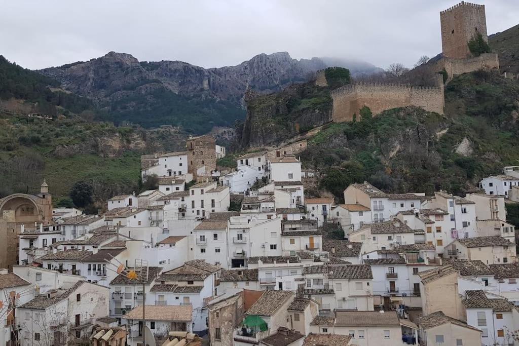 a group of white houses on a mountain at El Balcón de Cazorla in Cazorla