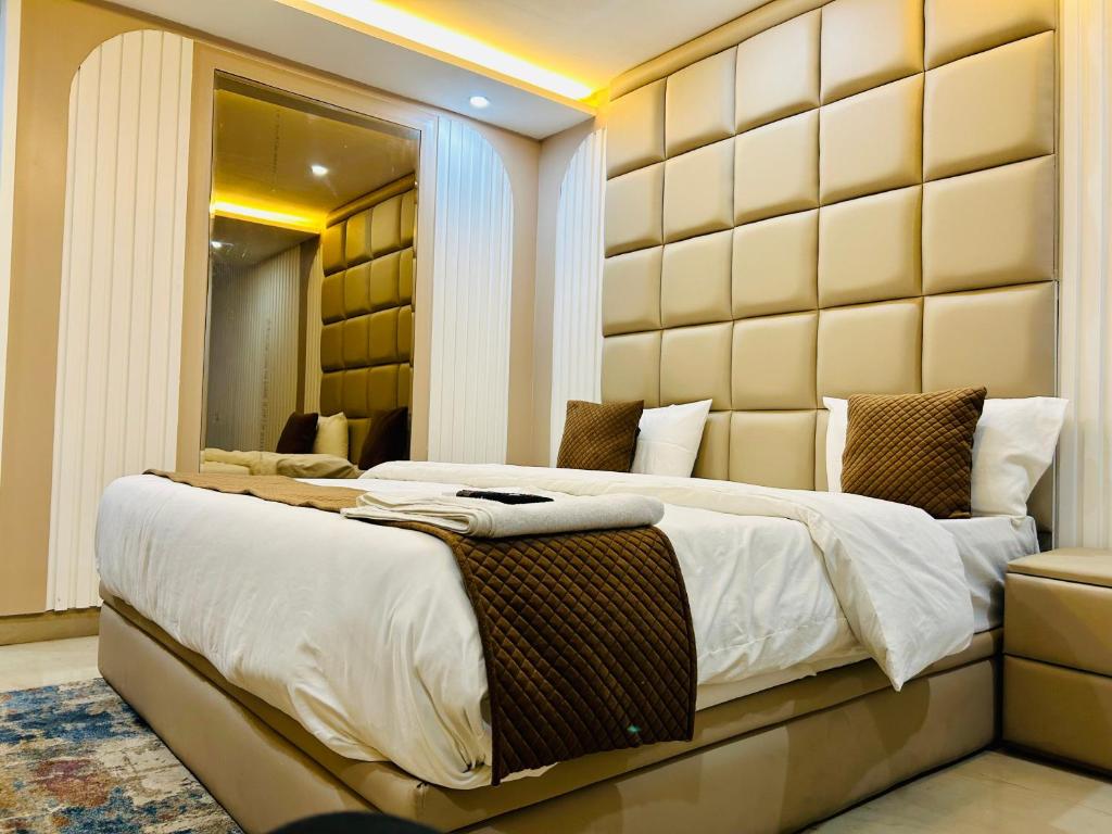 Postel nebo postele na pokoji v ubytování The Cozy Cool Cabin