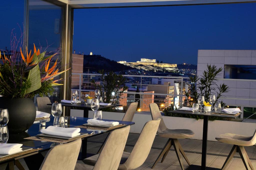 Restaurace v ubytování Athenaeum Smart Hotel