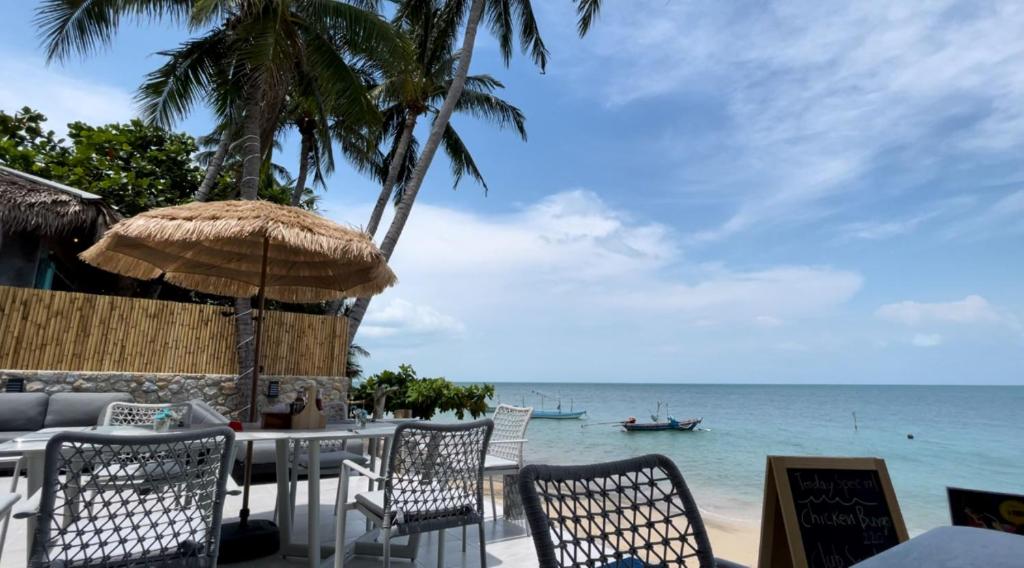 Fotografie z fotogalerie ubytování Cosy 3 Bedroom Duplex w/ Private Pool Near Beach! v destinaci Mae Nam