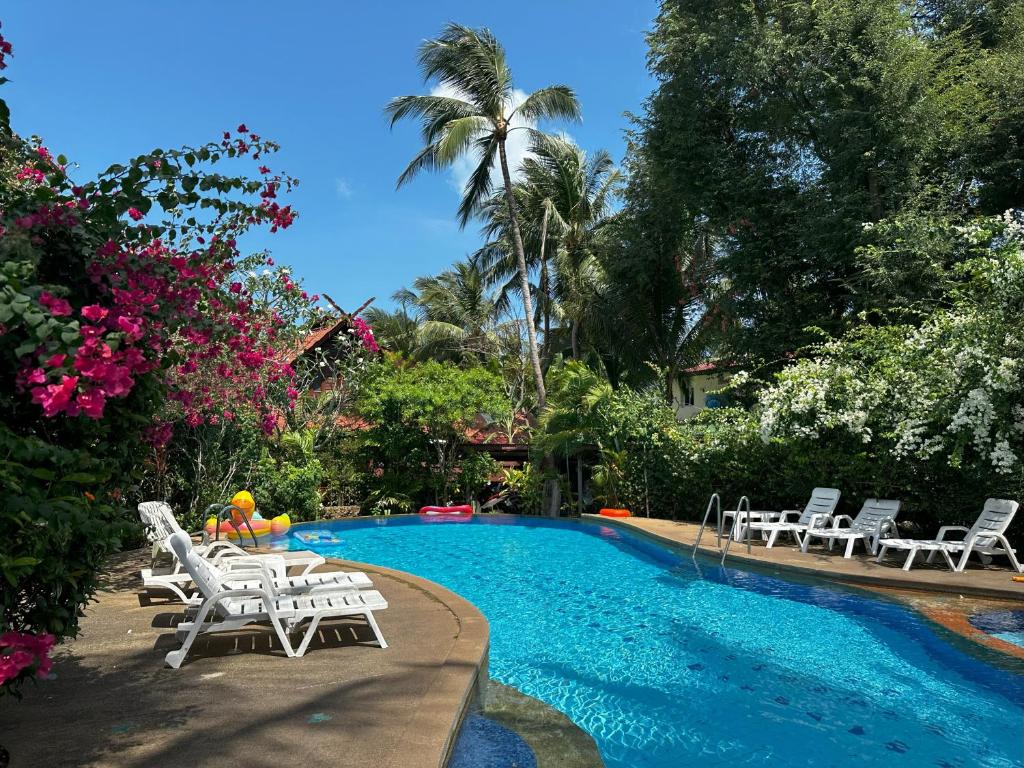 Fotografie z fotogalerie ubytování Cosy 3 Bedroom Duplex w/ Private Pool Near Beach! v destinaci Mae Nam