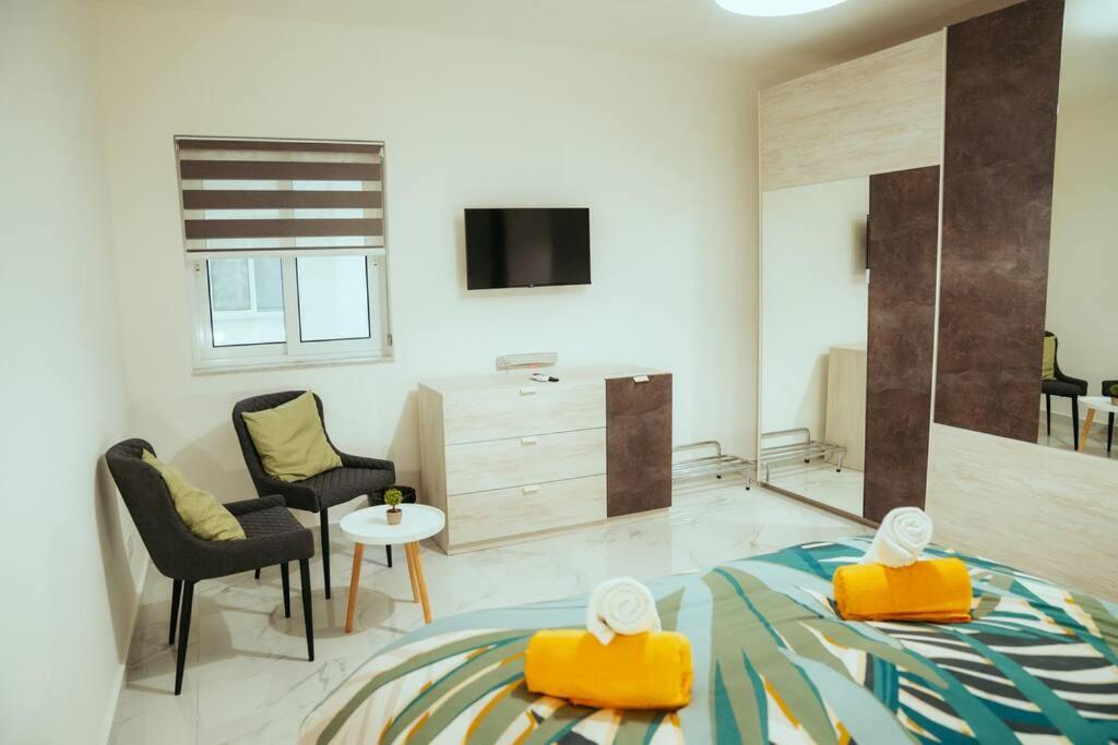 Postel nebo postele na pokoji v ubytování Luxurious Gozo Apartment, Qala