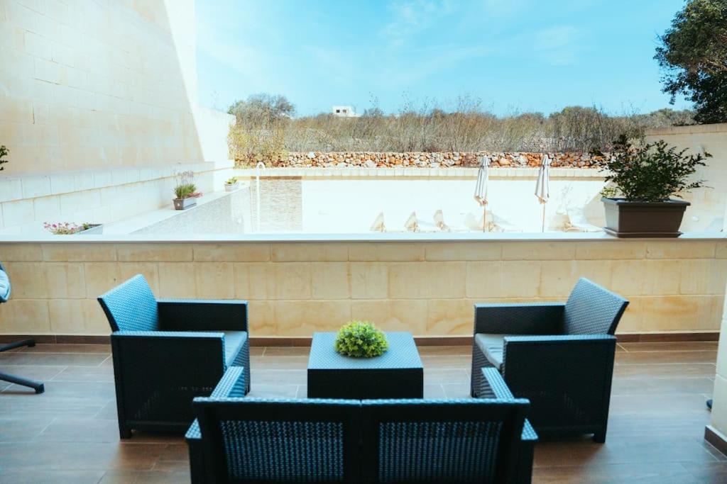 Balkón nebo terasa v ubytování Luxurious Gozo Apartment, Qala