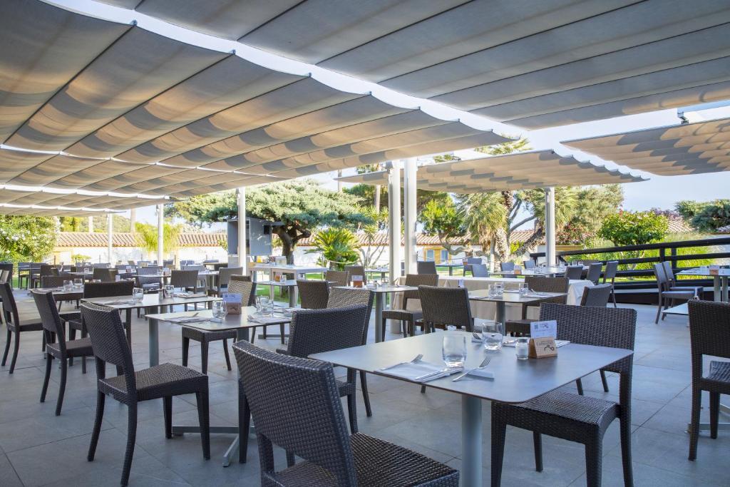 Restaurace v ubytování Cormoran Hotel