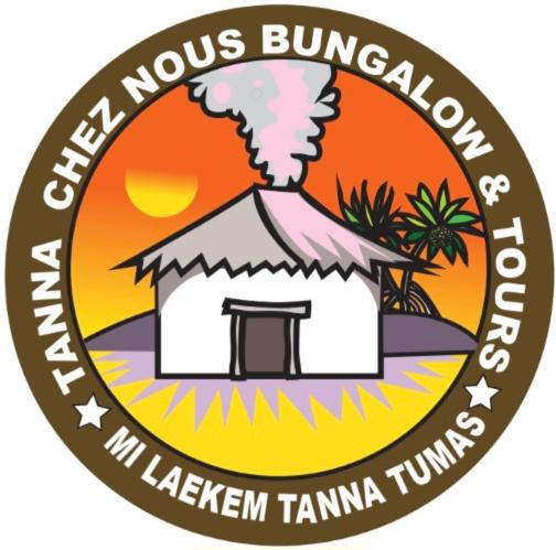 ein Logo eines Hauses mit einem Rauchstapel in der Unterkunft Tanna Chez Nous Bungalow and Tours in Loméméti