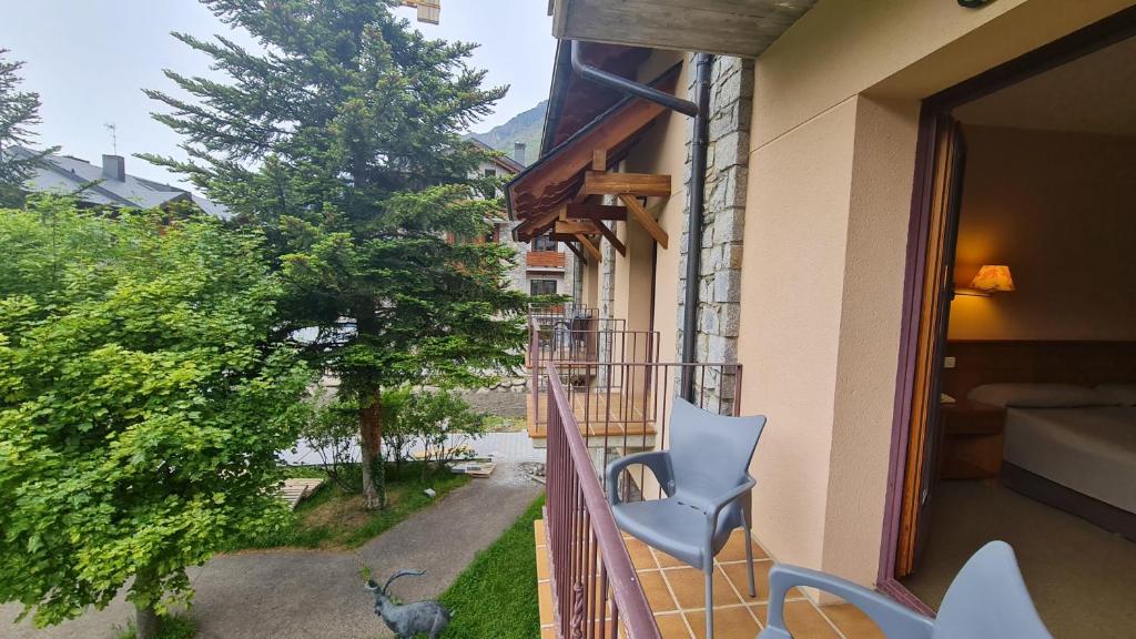 Balkón nebo terasa v ubytování SOMMOS Hotel Benasque Spa