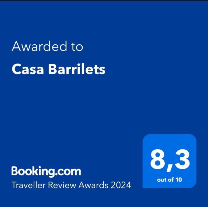 תעודה, פרס, שלט או מסמך אחר המוצג ב-Casa Barrilets