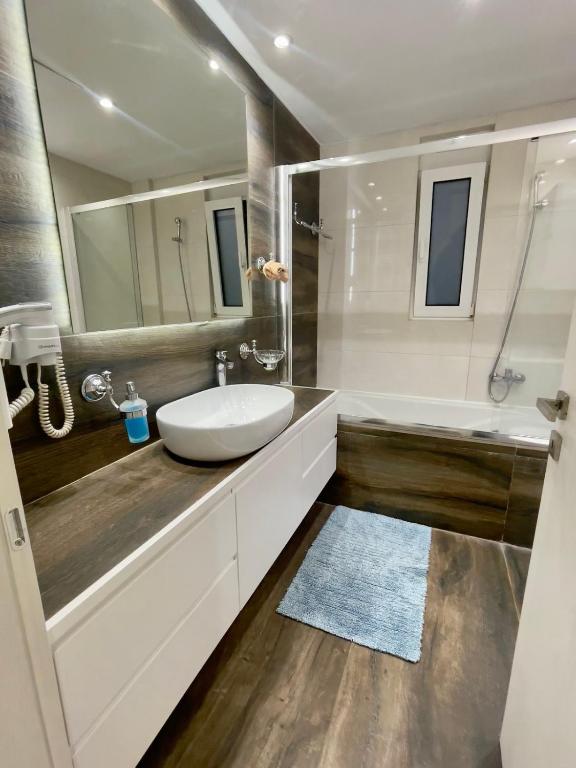 Kúpeľňa v ubytovaní Alimos Luxury Prestige