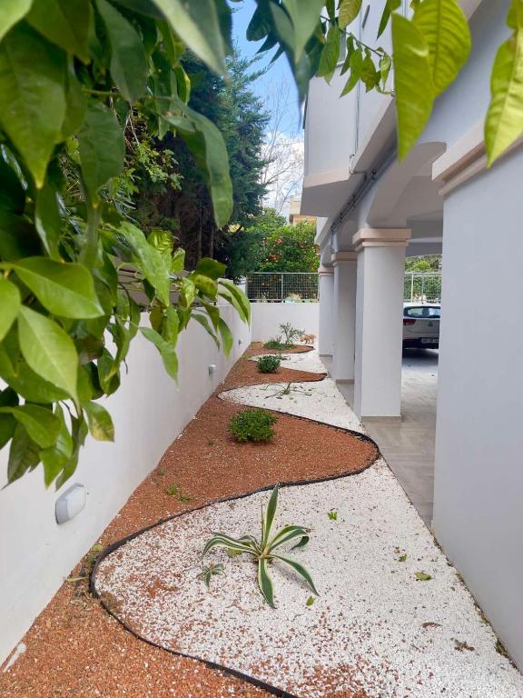 Vonkajšia záhrada v ubytovaní Alimos Luxury Prestige