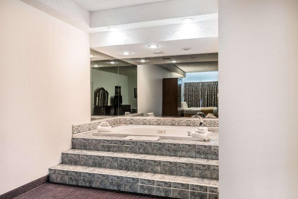 Fotografie z fotogalerie ubytování Quality Inn & Suites Albany Airport v destinaci Latham