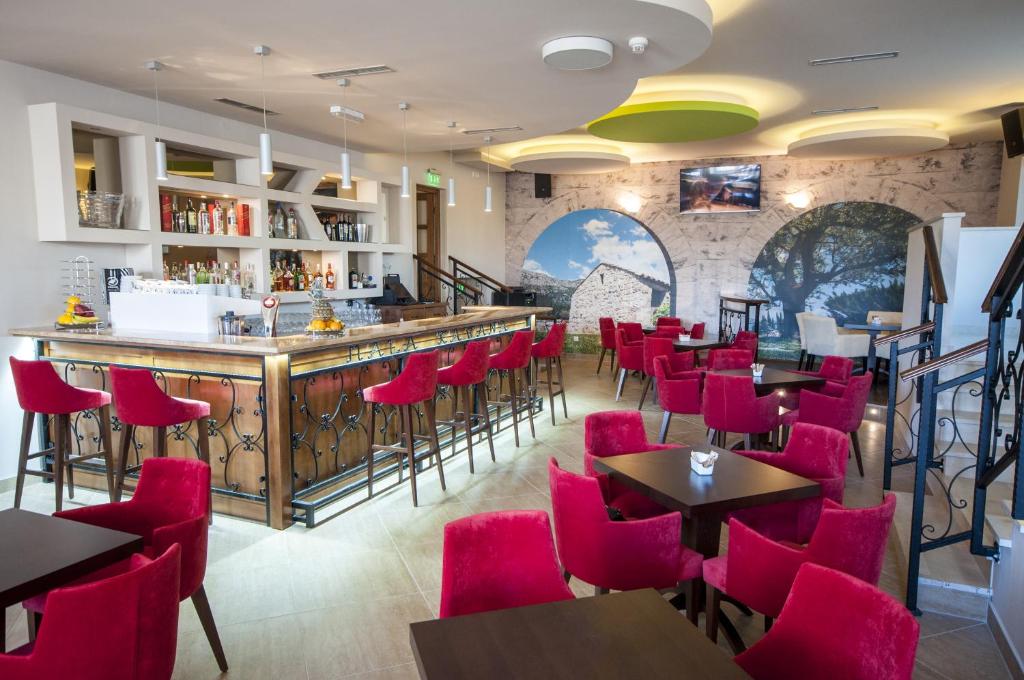 Lounge nebo bar v ubytování Hotel Konavle