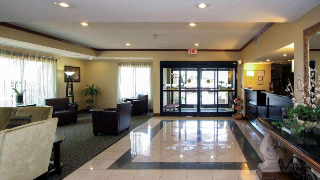 The lobby or reception area at Country Inn & Suites by Radisson, Shelby, NC