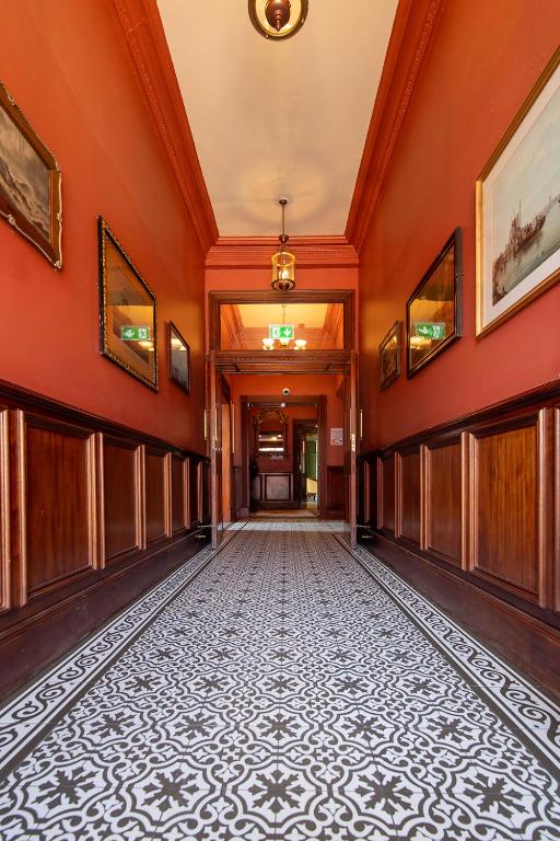 The Central Hotel - Resim 10